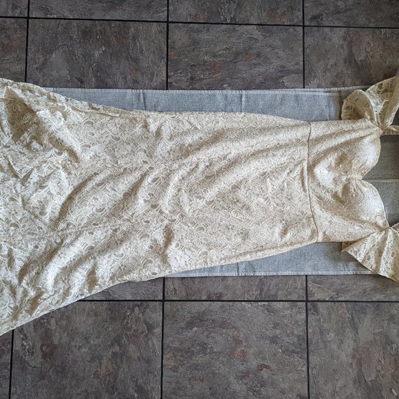 Found a different dress - Picture 8 of 9